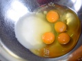 Batir huevos y azúcar