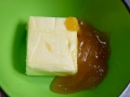 Añadir mantequilla y miel