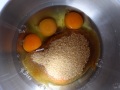 Batir huevos y azúcar