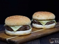 Hamburguesas con ciruelas y ras el hanout