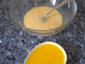 Mezclar huevos con mantequilla