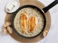 Pollo con champiñones y roquefort