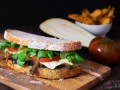 Sándwich de berenjena y pesto