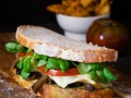 Sándwich de berenjena y pesto