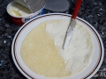 Untar el queso crema