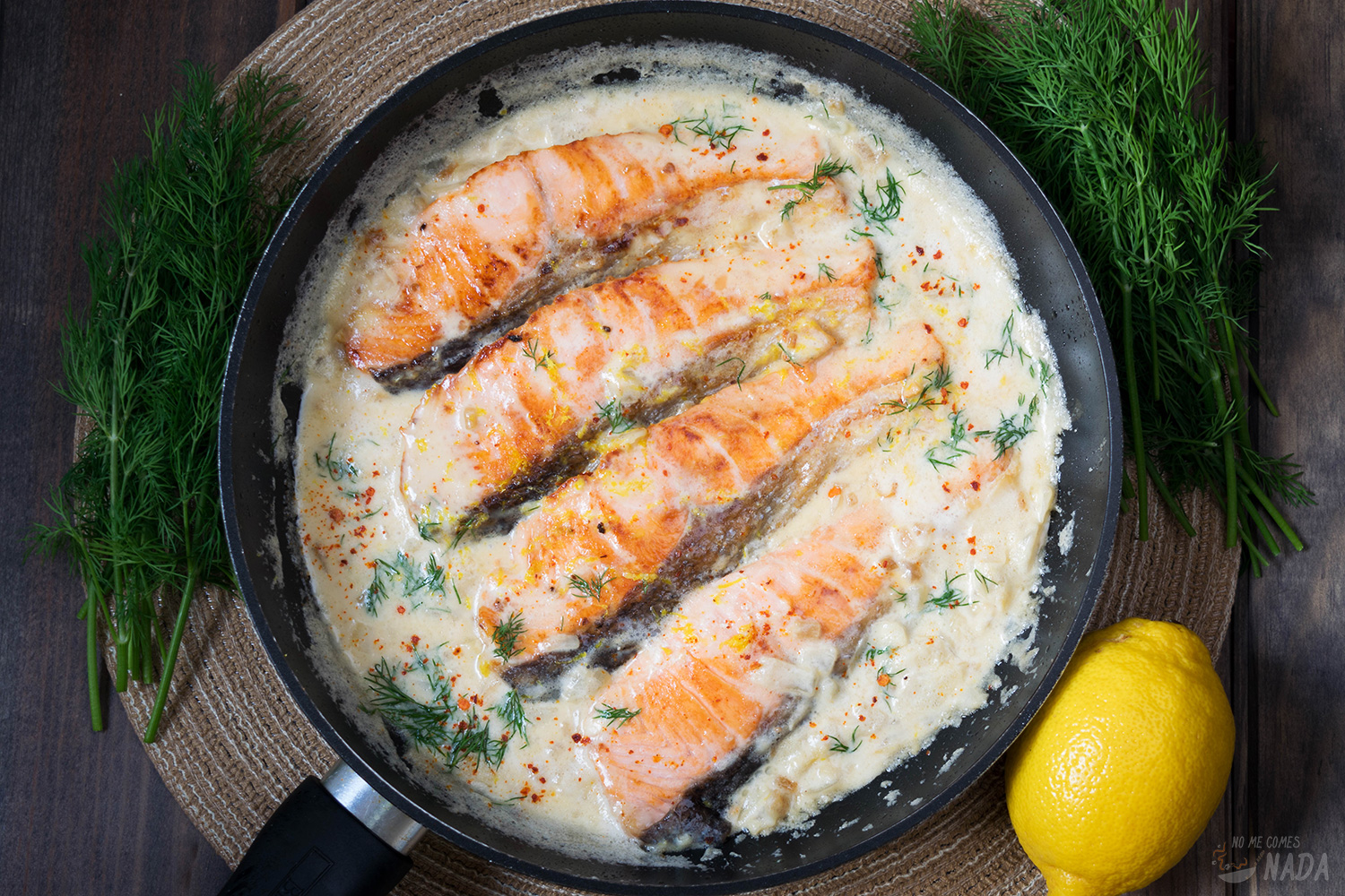 Salmón al horno con eneldo